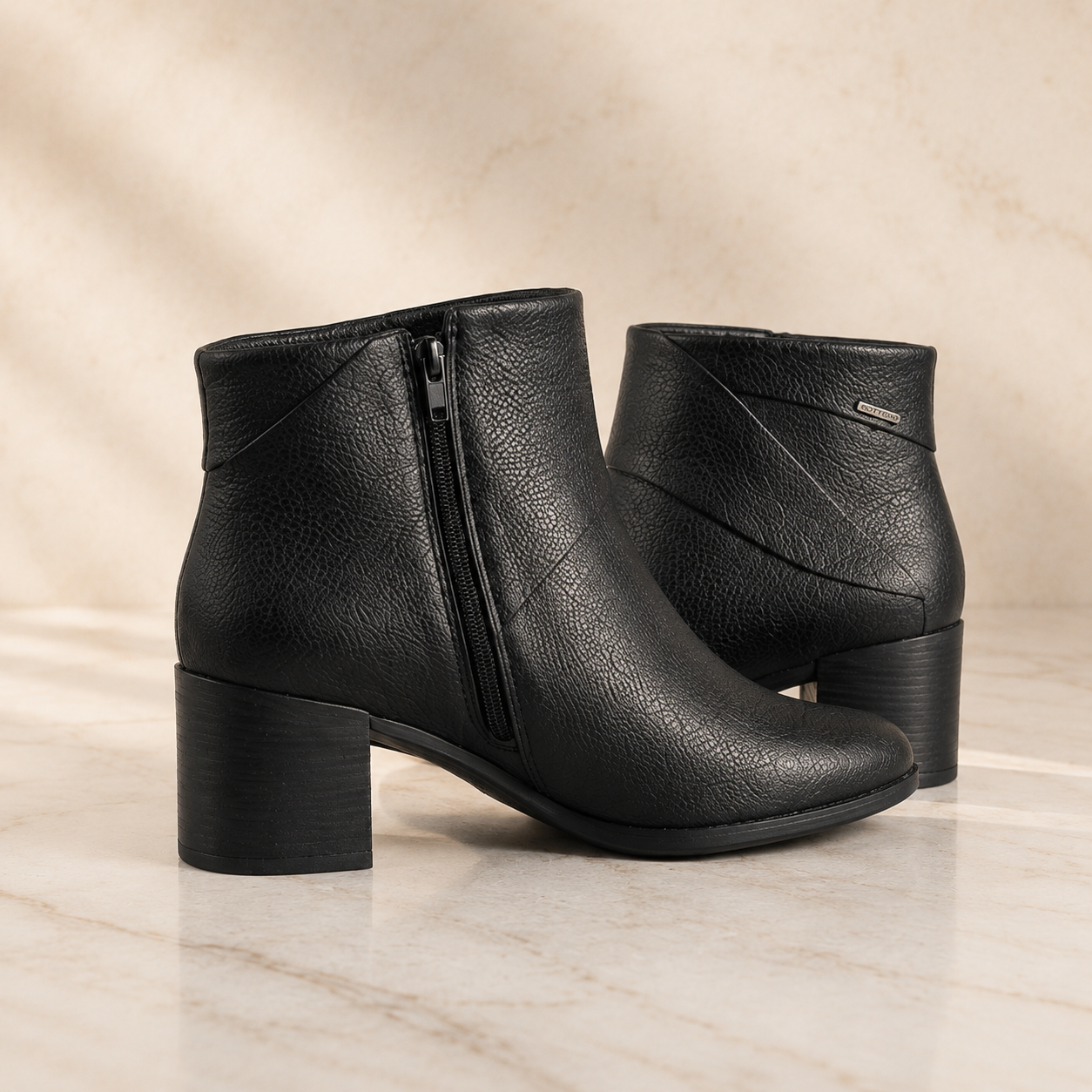 Bota Bottero Feminina Cano Curto Couro Salto Bloco 6 cm Confortável Preta 346918
