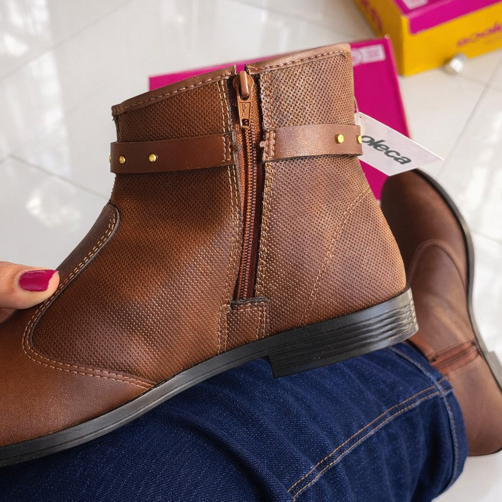 Bota Feminina Moleca Cano Curto Rasteira Fivela Coturno Country Confortável Salto Baixo